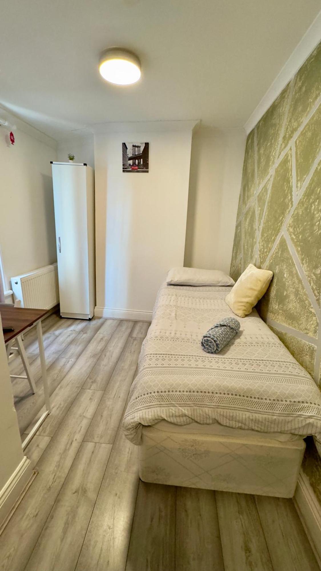 Single 9 Pensiune Londra